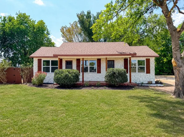 216 N Spikes Rd, Corsicana, TX 75110