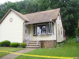 36 Brook Ave, Wallington, NJ 07057