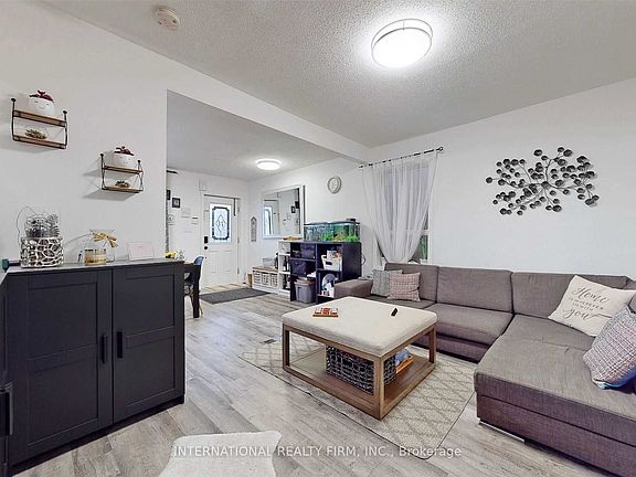 4th image of 297 Gilbert Ave