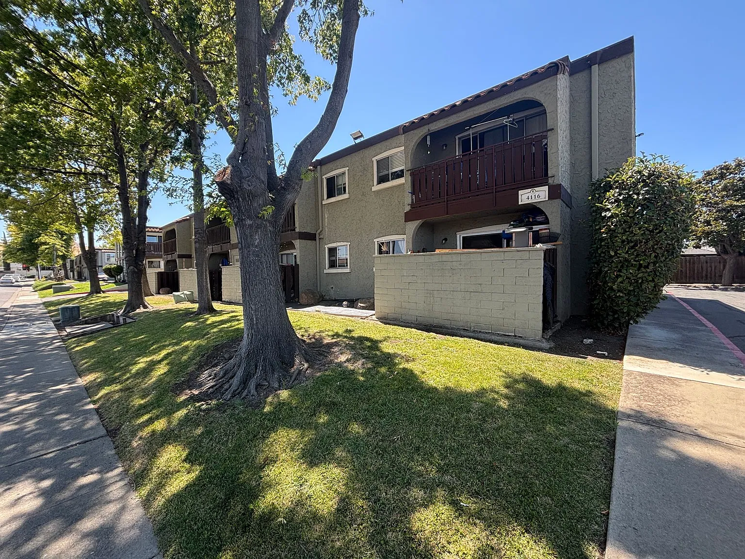 4116-4196 Loveridge Rd — Photo 1