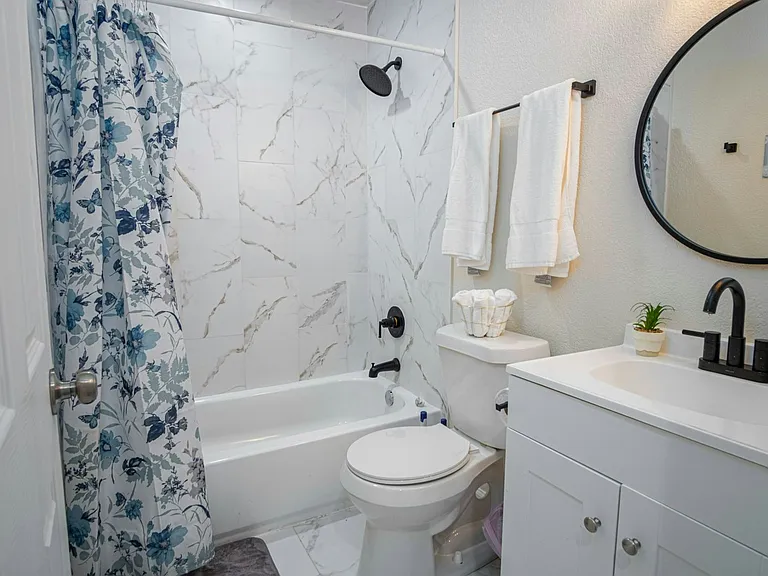 241 Delmar St #2 — Photo 11