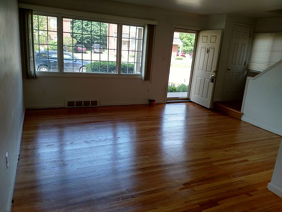 4th image of 2609 Glenview Ave