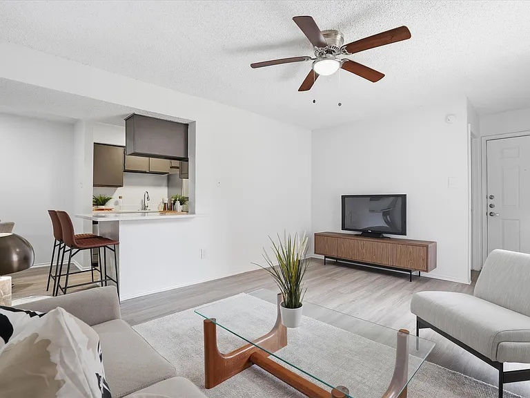 2 Bedroom, 2 Bath, Upgraded