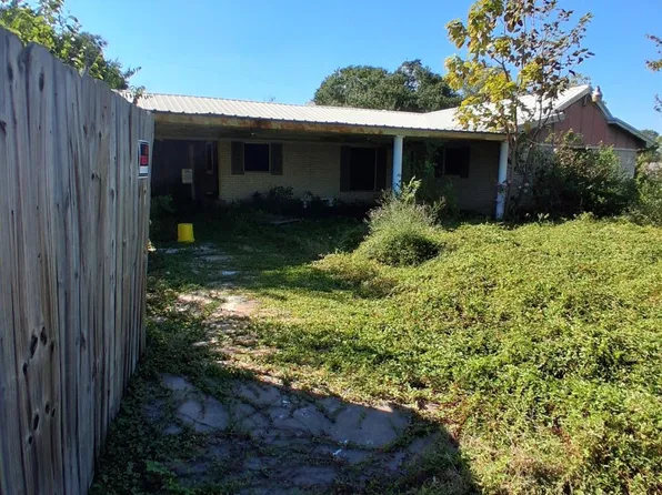 322 W Elizabeth St, Trinity, TX 75862