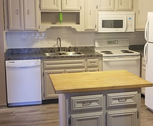 4th image of 15820 Terrace Dr #Ro1
