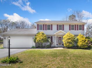 38 Dorlyn Rd, Albany, NY 12205