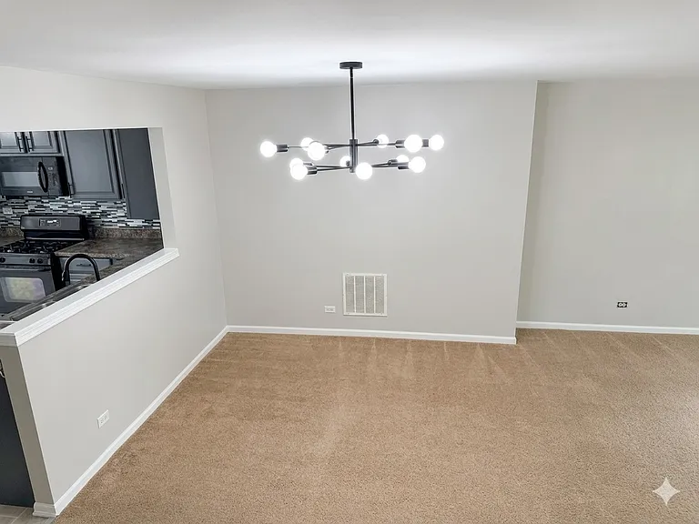1513 Bristol Ln #4 — Photo 4