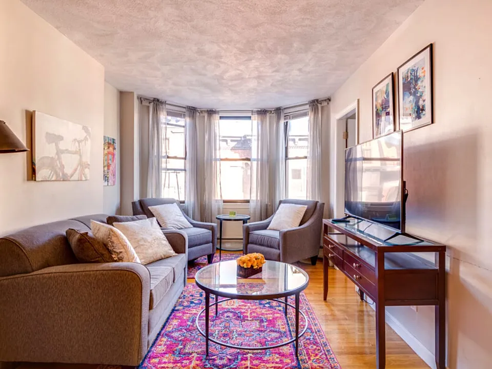 19 Battery St #2-ID1050380P