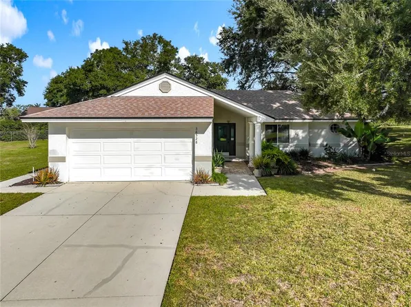 36528 Eagle Dr, Grand Island, FL 32735