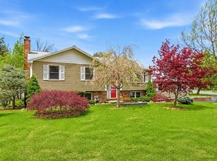 2 Sandspur Ln, North Reading, MA 01864