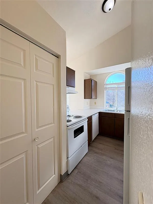 Country Crossing Apartments — Photo 2