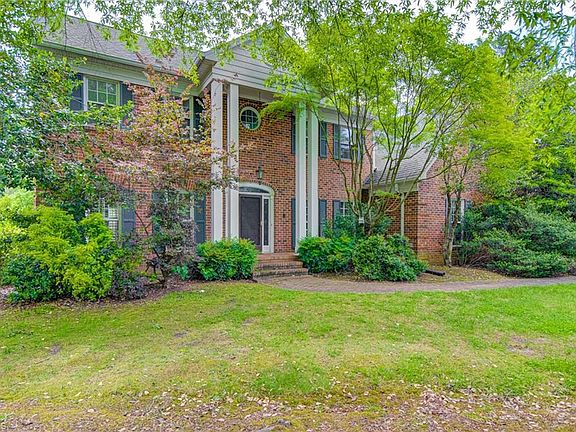 2nd image of 3609 Primrose Ave