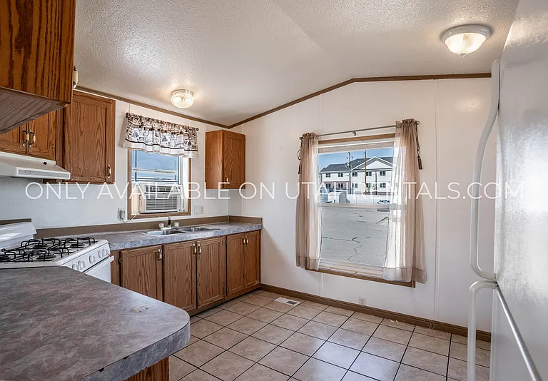 440 W Main St #8 — Photo 8