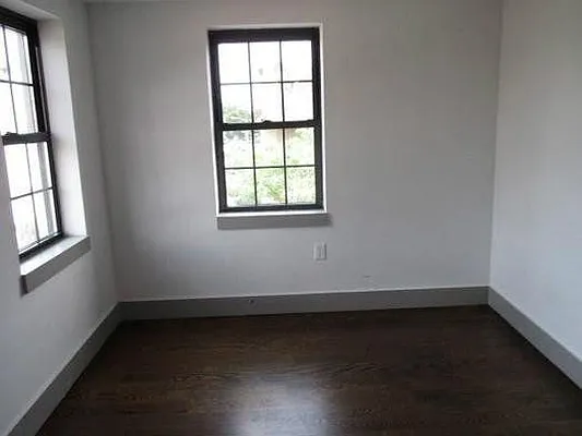 Rented by Evergreen Apartments BK | media 34