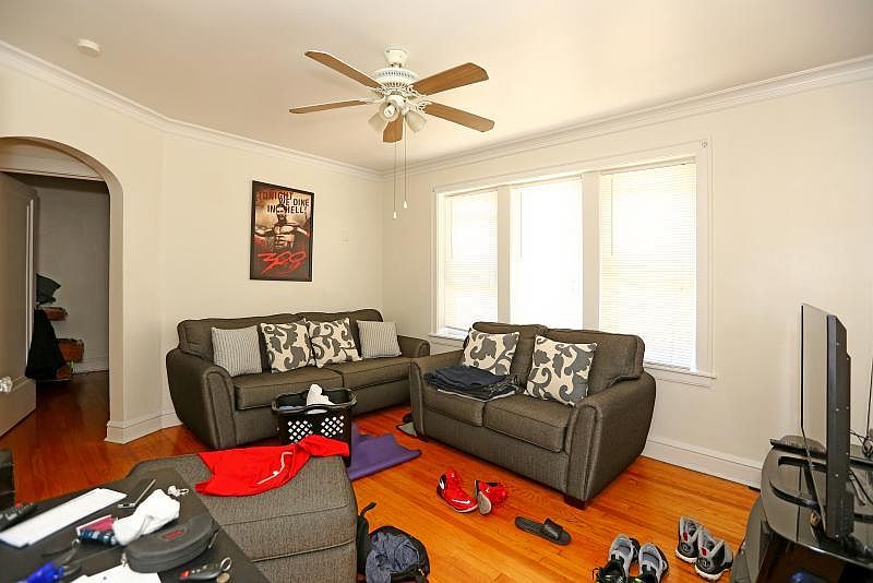 2nd image of 4415 W Wellington Ave