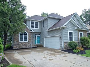 2046 Lloyd Ct, Wickliffe, OH 44092