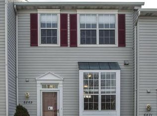 6869 Signature Cir, Alexandria, VA 22310