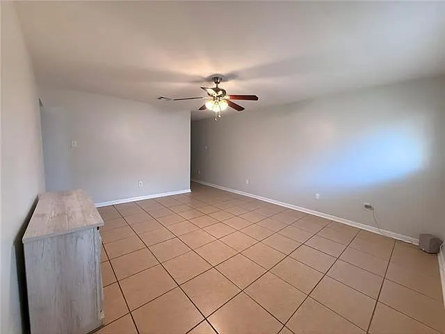 4722 Shalimar Dr — Photo 3
