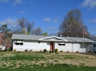 807 N Lone Pine Ave, Springfield, MO 65802