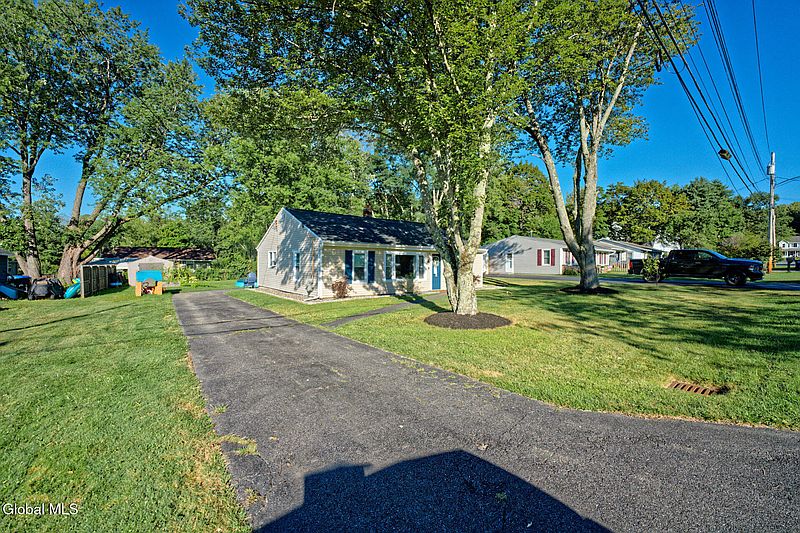 3rd image of 2 Alamo Lane