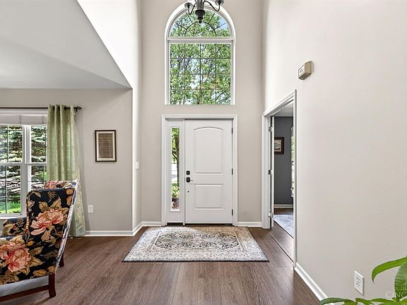 2nd image of 6585 Ashmont Pl
