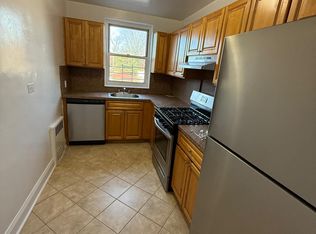 86-72 Midland Pkwy #2, Jamaica, NY 11432