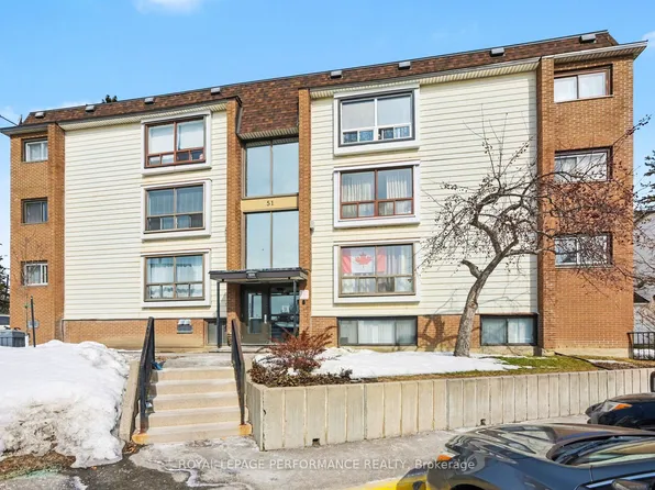 51 Sumac St #8, Ottawa, ON K1J 7T7