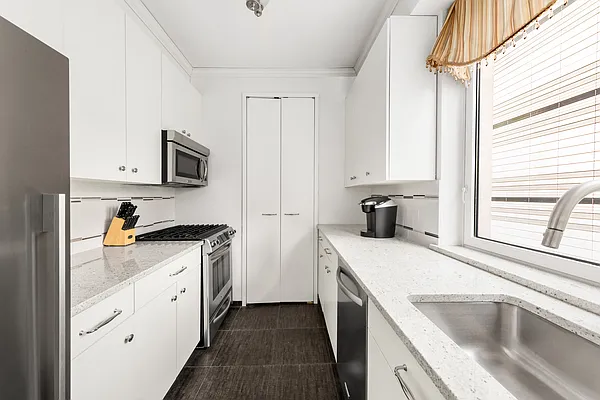 Sold by Compass | media 19