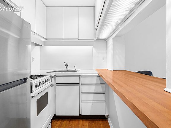 5th image of 250 W 88th St APT 608