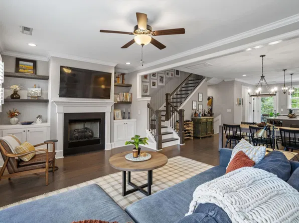 1607 Wooster St, Raleigh, NC 27607