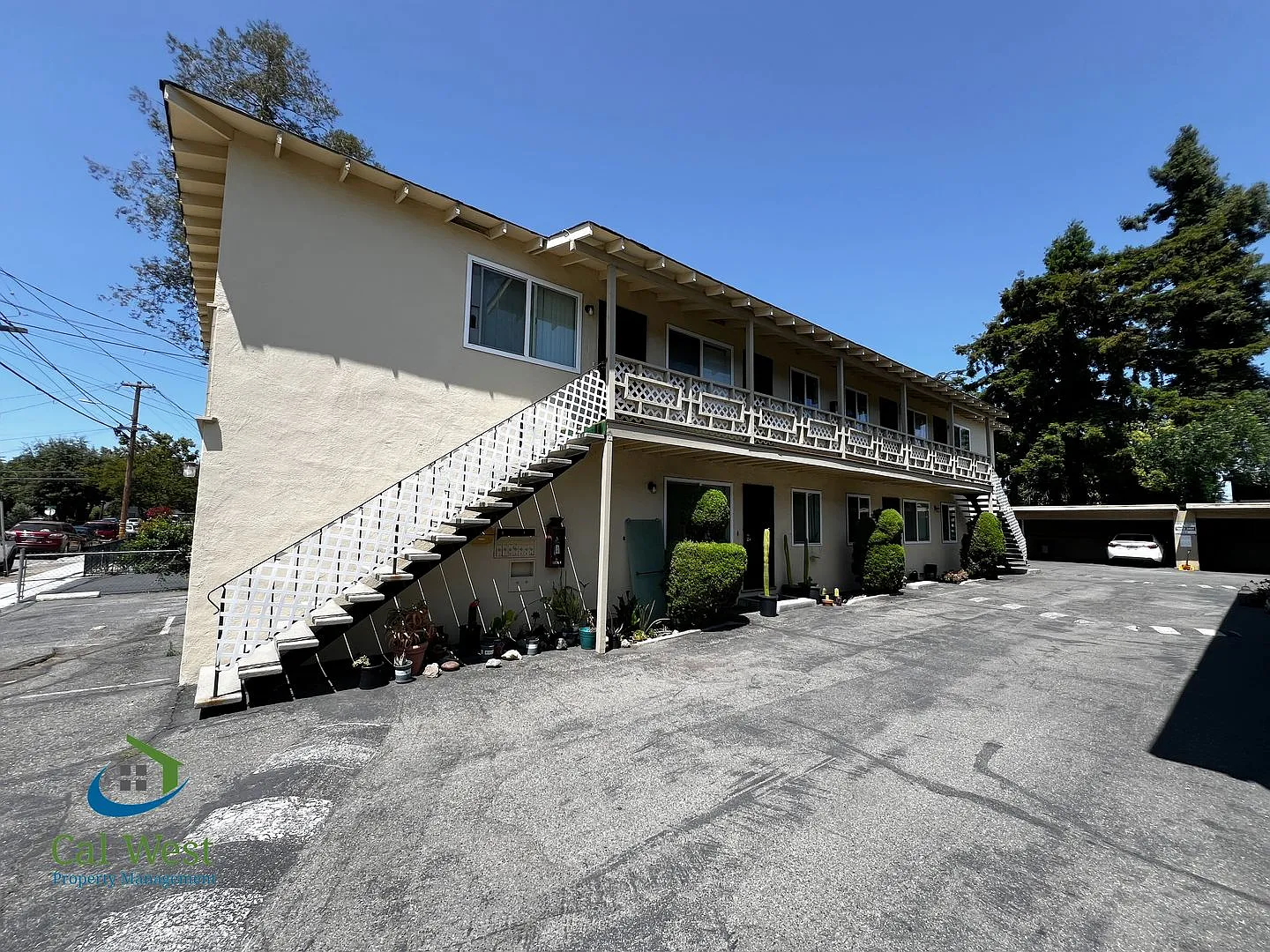 $2,195 - Cozy 1/1 located near the Rose Garden — Photo 4