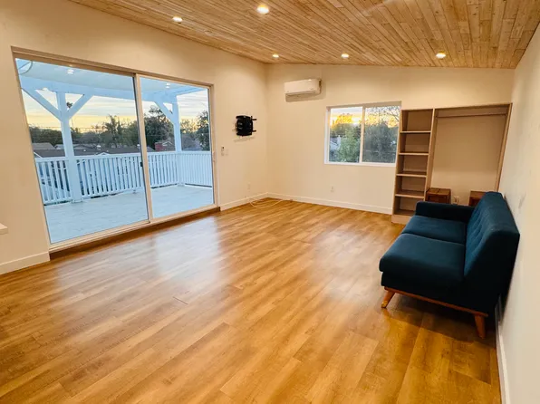 8241 Shoup Ave #8241, Canoga Park, CA 91304