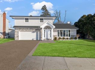 93 Wilson Pl, Plainview, NY 11803