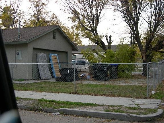 5th image of 752 W 9th St