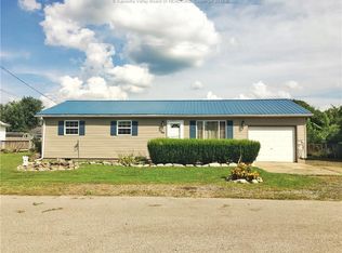 49 S Azalea Dr, Millwood, WV 25262
