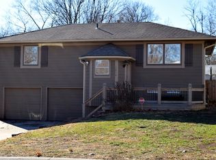 1216 S Mayview Ave, Independence, MO 64057