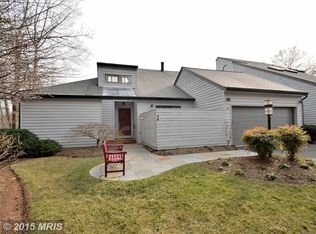 2111 S Bay Ln, Reston, VA 20191