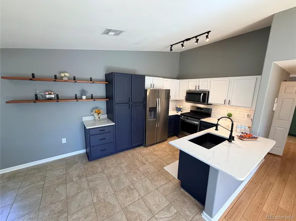 8485 Pebble Creek Way Bldg 13 #203, Highlands Ranch, CO 80126