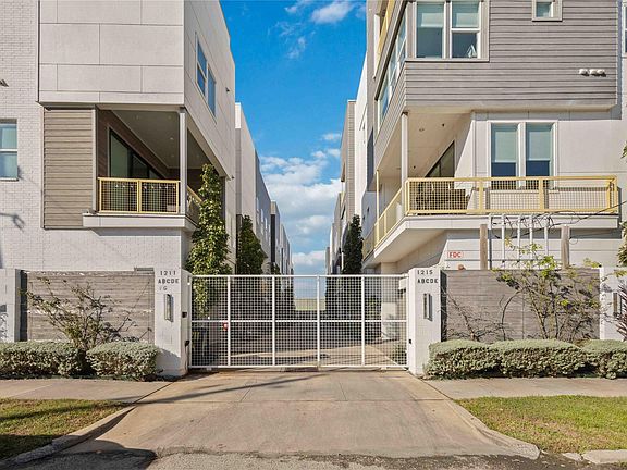 5th image of 1211 Hickory St #D