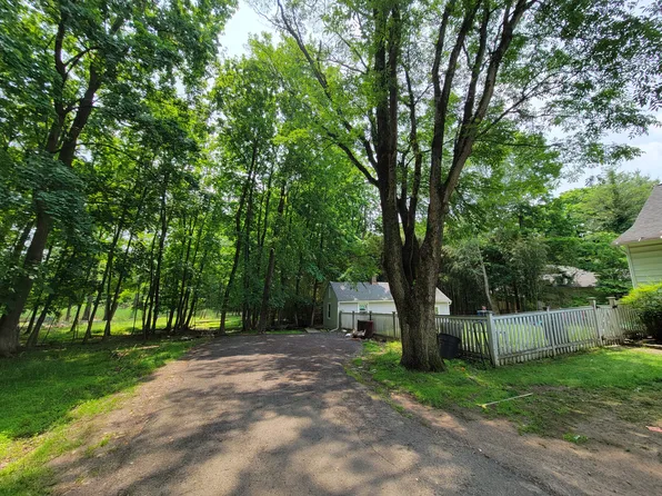 49 Smith Hill Rd, Airmont, NY 10952