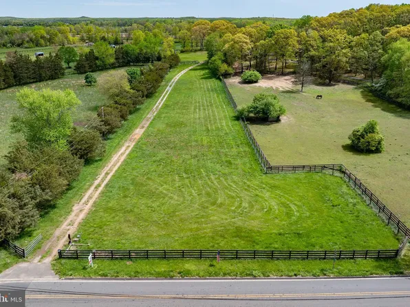 53 Millers Mill Rd, Cream Ridge, NJ 08514