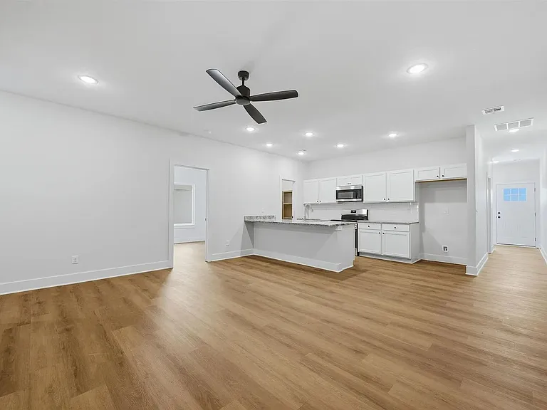 119 N Mendocino Ct — Photo 5