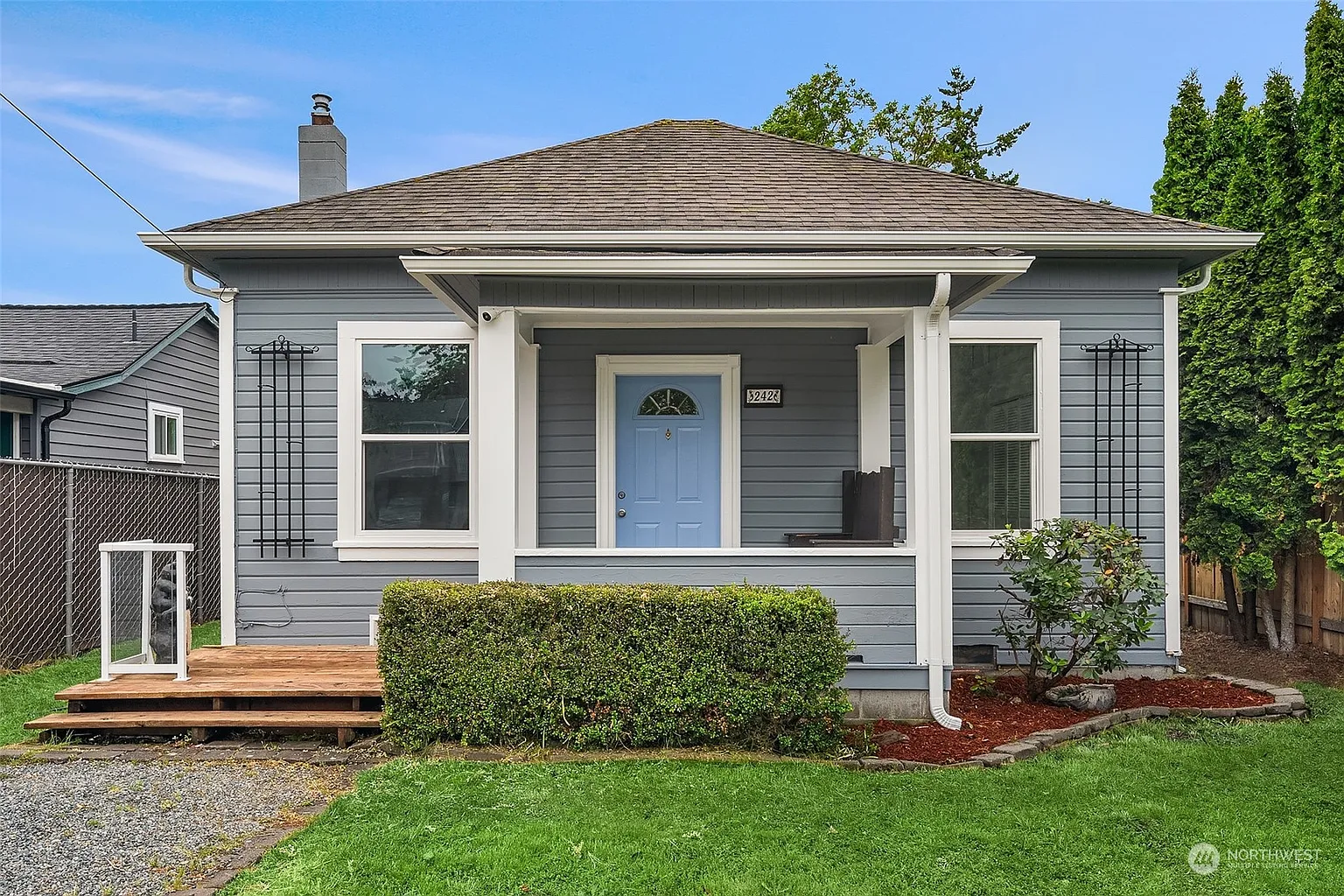 242 15th Street SE photo 1