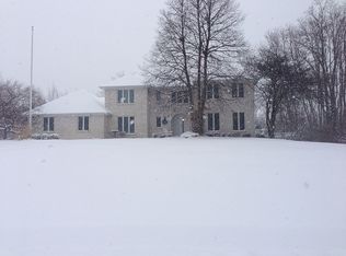 37W420 Maryhill Ln, Elgin, IL 60124