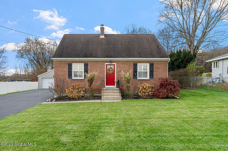 3rd image of 1214 Hillside Drive