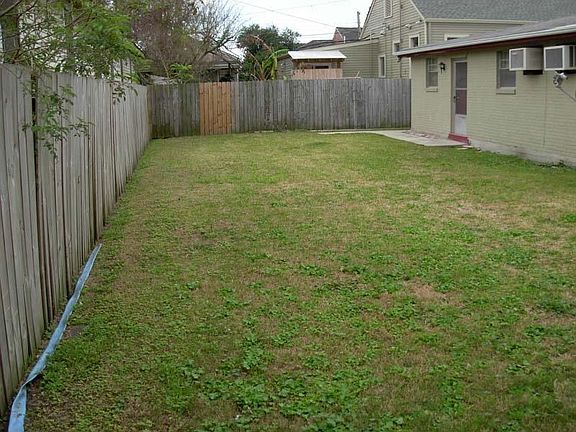 4th image of 407 Fern St APT C