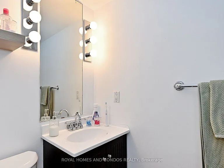 415 Jarvis St #125 — Photo 41