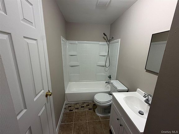 5th image of 52 Judith Drive