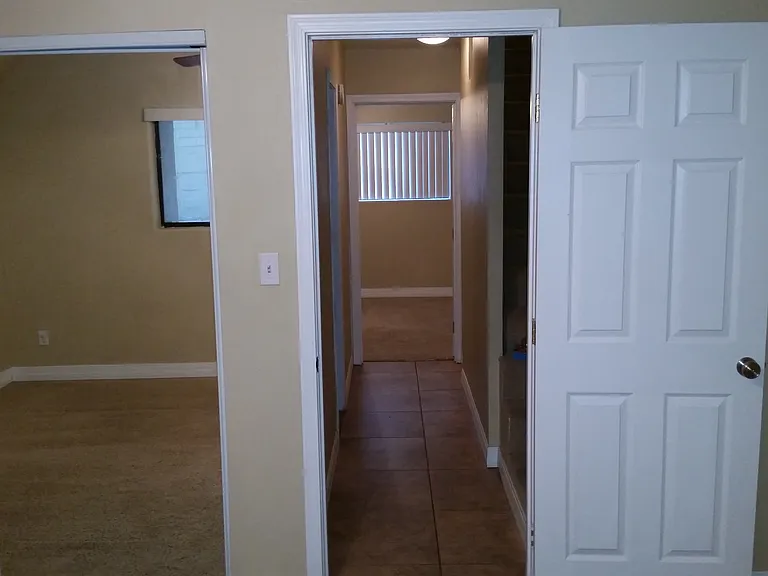 921 N Euclid Ave — Photo 17