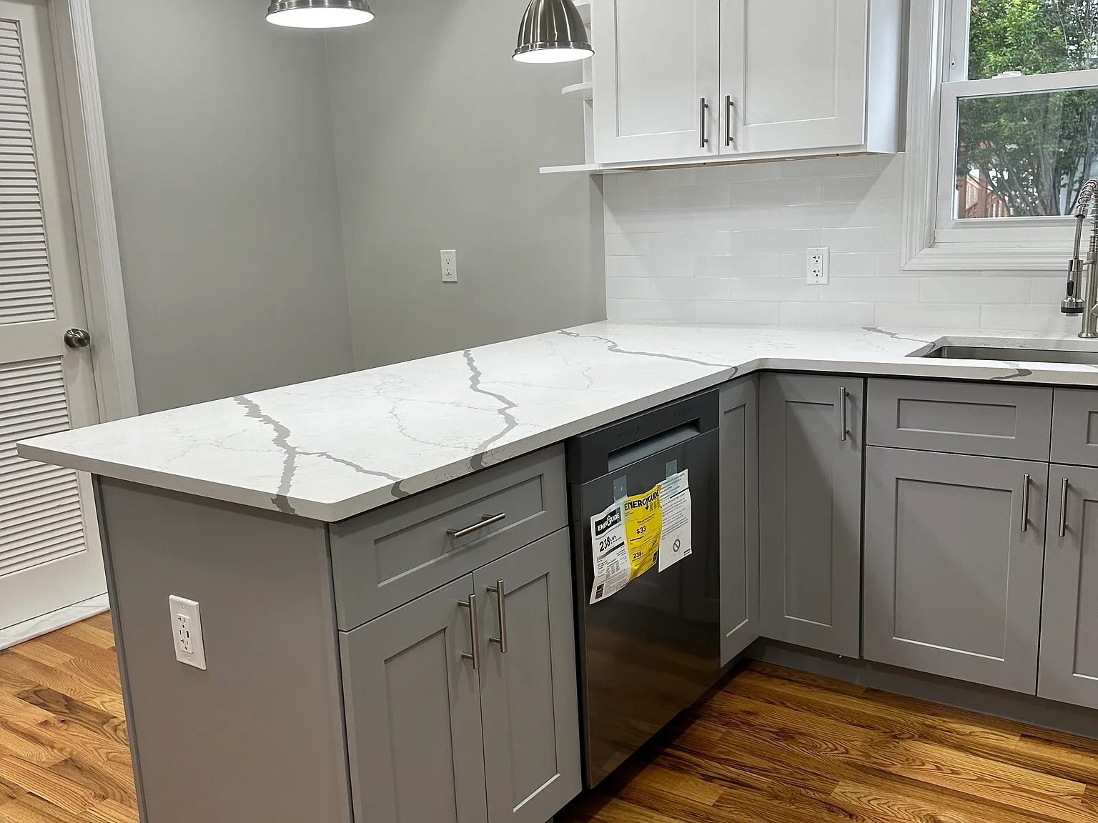 4 bed, 1300 sqft, $2,850 — Photo 4